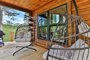 Terrace/patio - Logan`s Lodge | Ellijay, GA (Ellijay)