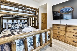 3 bedrooms, iron/ironing board, free WiFi, bed sheets