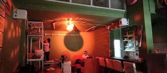 Viet Vintage Hostel & Pub