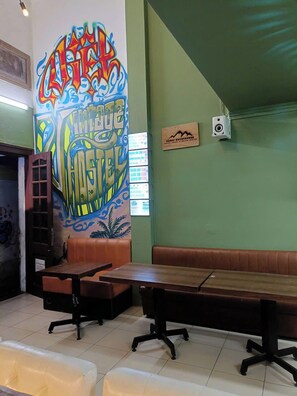 Front of property - Viet Vintage Hostel & Pub (Hanoi)