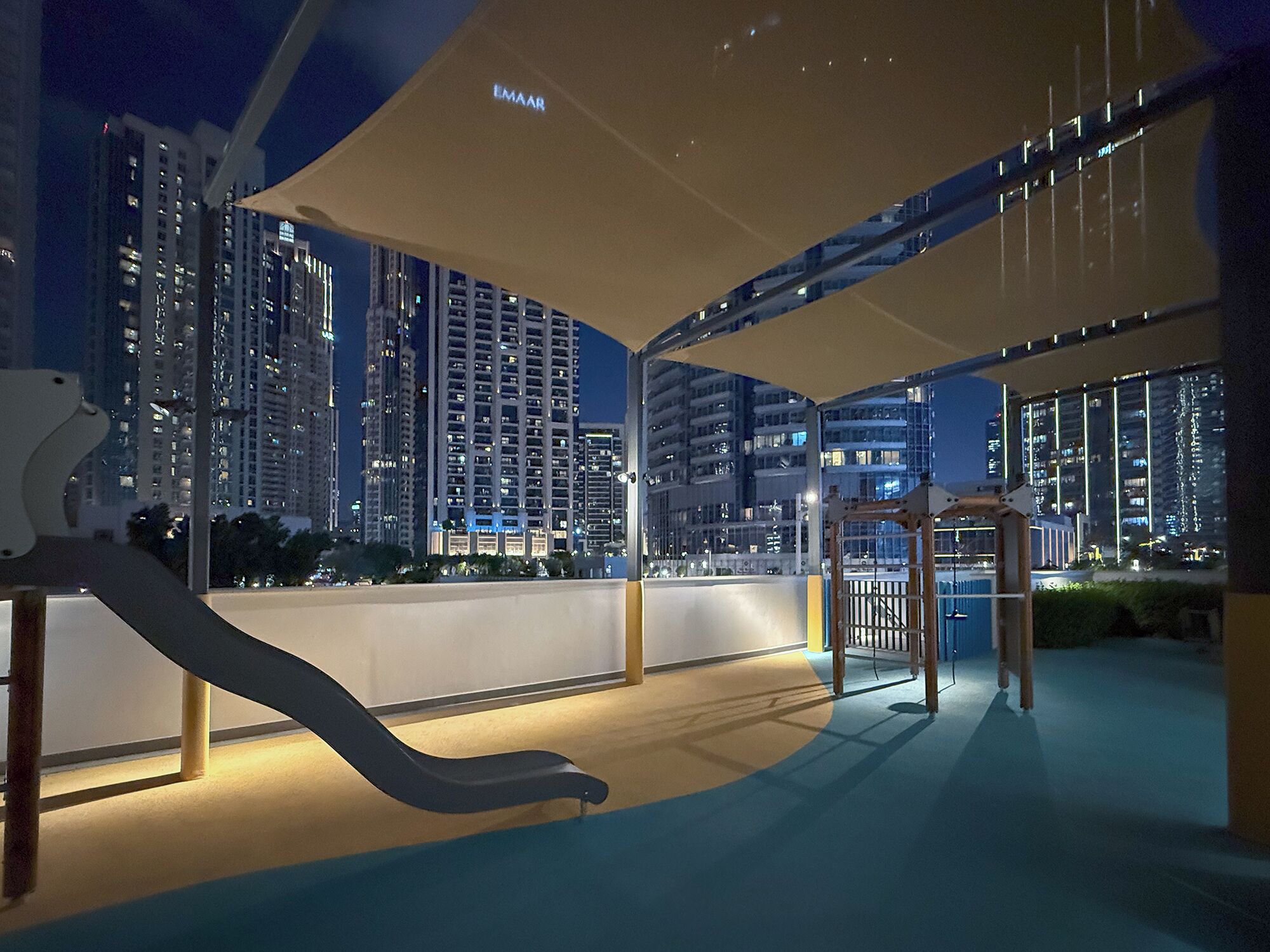 Tempat bermain anak - outdoor