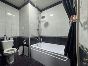 Haartrockner, Seife, Toilettenpapier