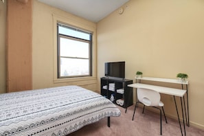 1 chambre, bureau, fer et planche à repasser, Wi-Fi