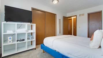 1 makuuhuone, työpöytä, silitysrauta/-lauta, Wi-Fi