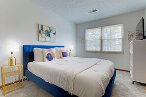 1 bedroom, desk, iron/ironing board, WiFi