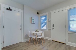 Dining - Stylish Little Italy Two Bedroom w/ Parking Space (Cleveland)