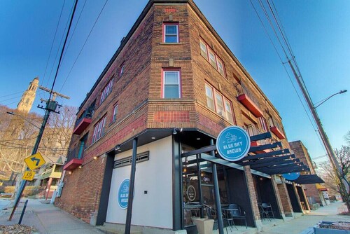 Stylish Little Italy Two Bedroom w/ Parking Space