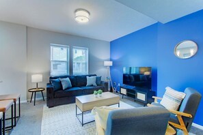 TV - Upscale Little Italy Two Bedroom w/ Private Drive (Cleveland)