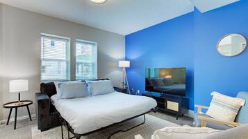 2 soverom, skrivebord, strykejern/-brett og wi-fi