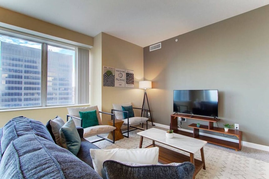 Incredible Views | Downtown | Free Parking - Cleveland, OH