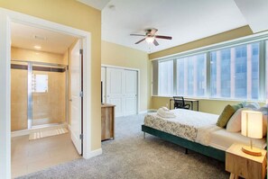 2 soverom, skrivebord, strykejern/-brett og wi-fi