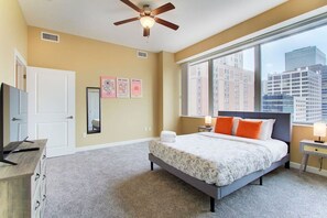 2 bedrooms, desk, iron/ironing board, WiFi