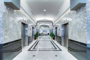 Interior - Luxury High Rise | Downtown | Free Parking (Cleveland)