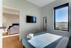 1 chambre, bureau, fer et planche à repasser, Wi-Fi