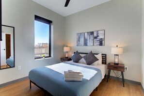 1 bedroom, desk, iron/ironing board, WiFi - Elegant 1 BDR | Cleveland Clinic | Free Parking (Cleveland)