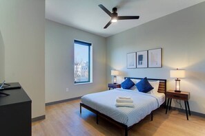 2 bedrooms, desk, iron/ironing board, WiFi