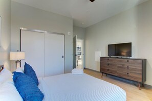 2 Schlafzimmer, Schreibtisch, Bügeleisen/Bügelbrett, WLAN