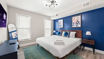 3 bedrooms, desk, iron/ironing board, free WiFi