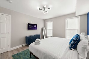 3 bedrooms, desk, iron/ironing board, free WiFi