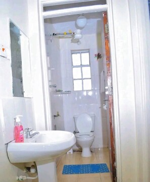 Handtücher, Seife, Toilettenpapier