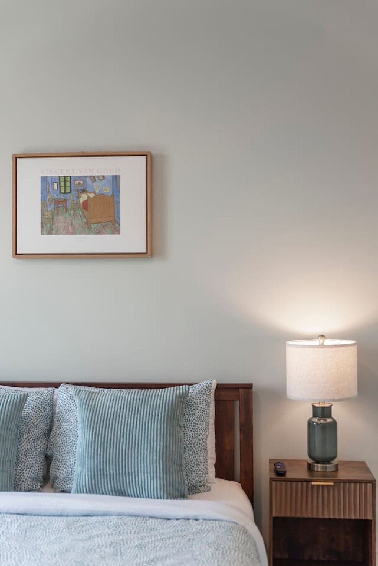 1 habitación, escritorio, tabla de planchar con plancha y wifi 