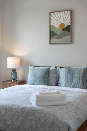 1 bedroom, desk, iron/ironing board, WiFi