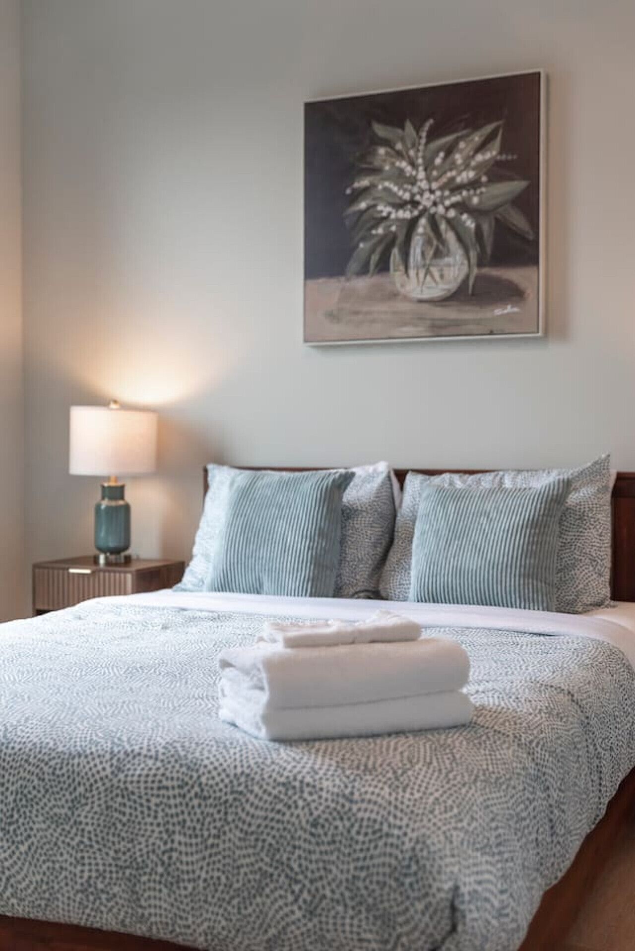 1 slaapkamer, een bureau, een strijkplank/strijkijzer, wifi