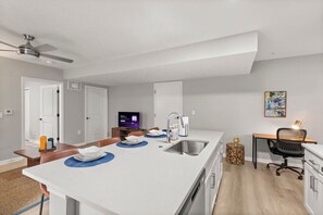 Fridge, microwave, oven, dishwasher - Spacious & Central | 2 Bedroom | CLE Clinic (Cleveland)