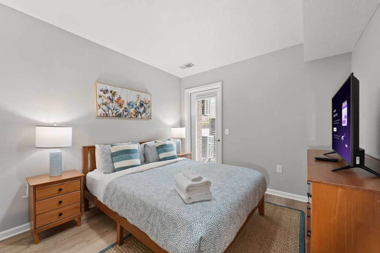 3 bedrooms, desk, iron/ironing board, free WiFi