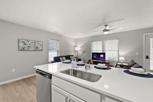 Charming & Central | 3 Bedroom | CLE Clinic