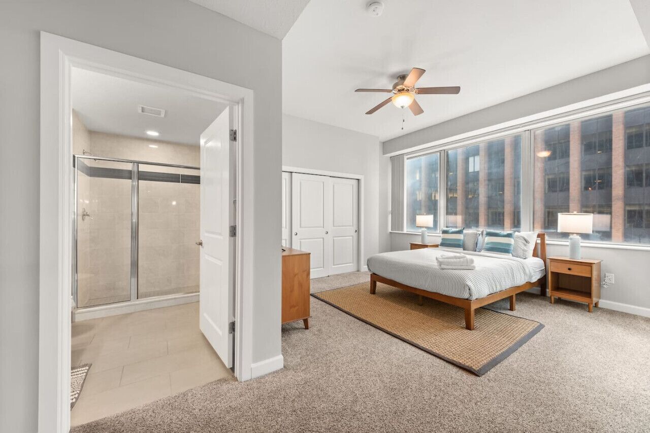 2 habitaciones, escritorio, tabla de planchar con plancha y wifi 