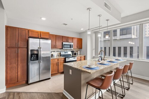 Luxury Apartment | Downtown | Free Parking