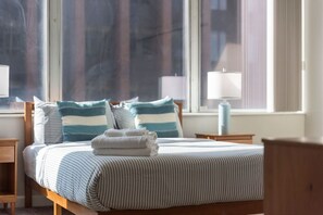 2 bedrooms, desk, iron/ironing board, WiFi