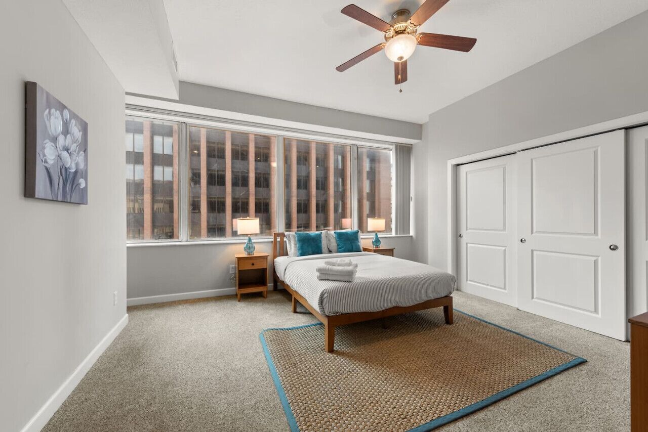 2 Schlafzimmer, Schreibtisch, Bügeleisen/Bügelbrett, WLAN