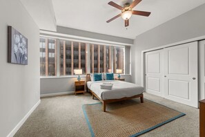 2 bedrooms, desk, iron/ironing board, WiFi