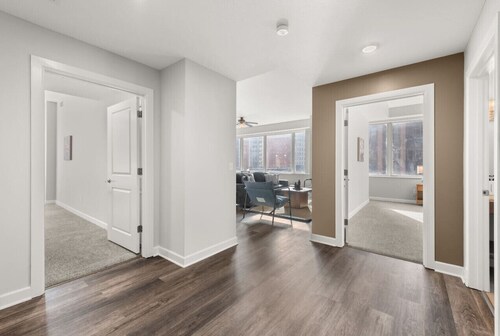 Luxury Apartment | Downtown | Free Parking