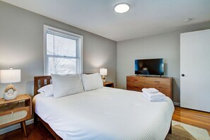 2 Schlafzimmer, Schreibtisch, Bügeleisen/Bügelbrett, WLAN