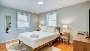 2 sovrum, skrivbord, strykjärn/strykbräda och wi-fi