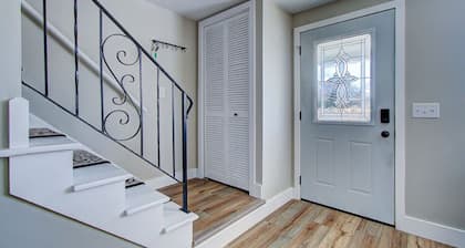 Cozy 2BR | Central North Canton w/ Garage