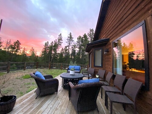 ECHO HILLS MOUNTAIN LODGE - Evergreen Mtn Top Retreat - Foothills of the Rockies
