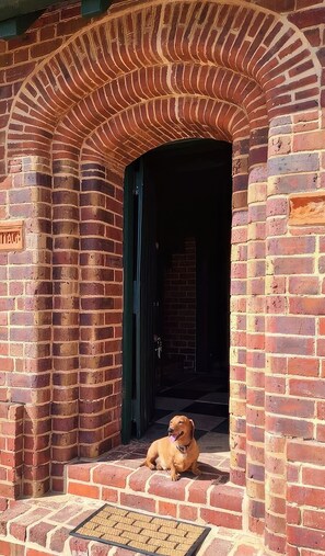 Exterior detail - Cosy Heritage Retreat - Pet Friendly
Rated as "Exceptional" by  previous Guests. (Geraldton)