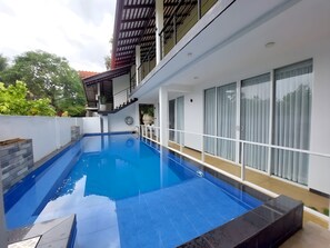 Pool - Luxurious 4-bedroom villa with WiFi, AC ,Pool in gorgeous Galle near Galle fort (Galle)