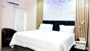 Deluxe Room | 1 bedroom, desk, laptop workspace, free WiFi