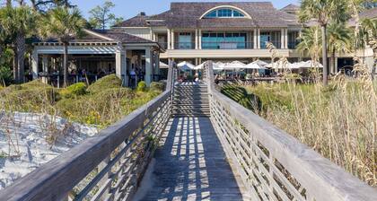 Lagoon Views & Forest Bathing in Nearby Sea Pines Forest Preserve. Community Pool & Tennis Too!