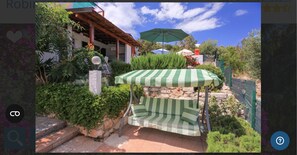 Property grounds - Hvar, Zarače Family house with terrace, barbecue and outdoor kitchen, 50 m from the beach (Gdinj)
