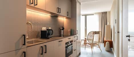 Oven, stovetop, dishwasher, coffee/tea maker