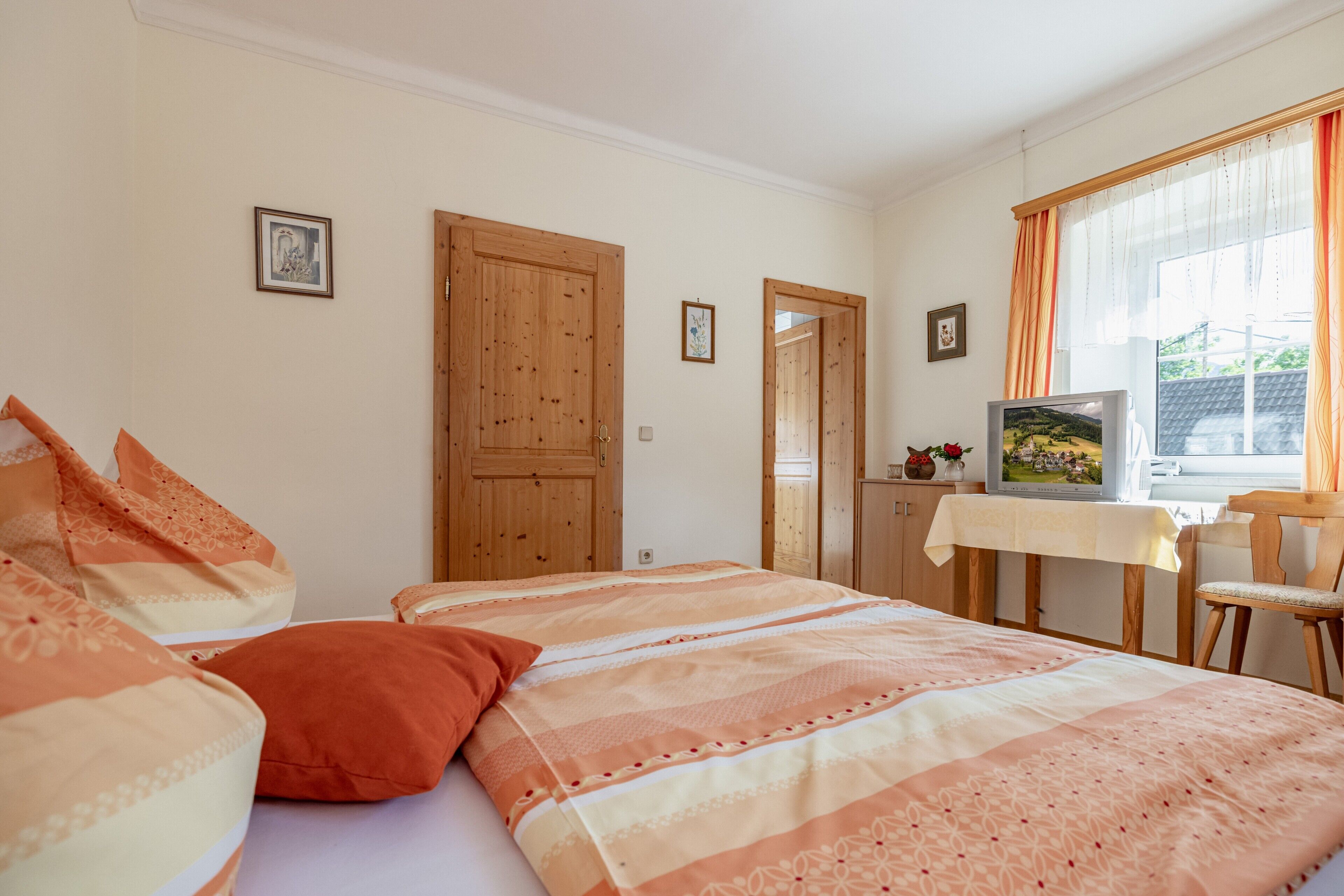 4 soverom, wi-fi (inkludert) og sengetøy