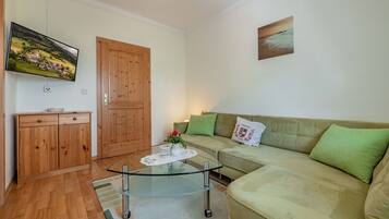 Télévision, table de tennis de table