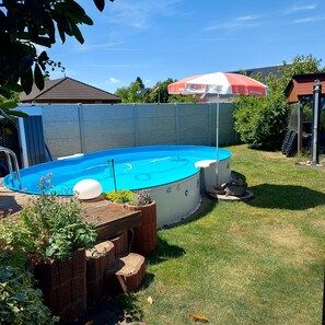 Pool - Holiday Apartment 'Near Spreewald' with Shared Pool, Shared Terrace and Wi-Fi (Kolkwitz)