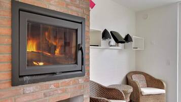 Classic House, 2 Bedrooms | Interior